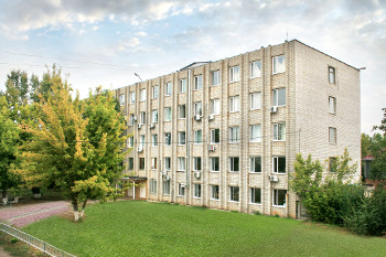 Здание КНИИХП со стороны выставочного центра на Зиповской 5